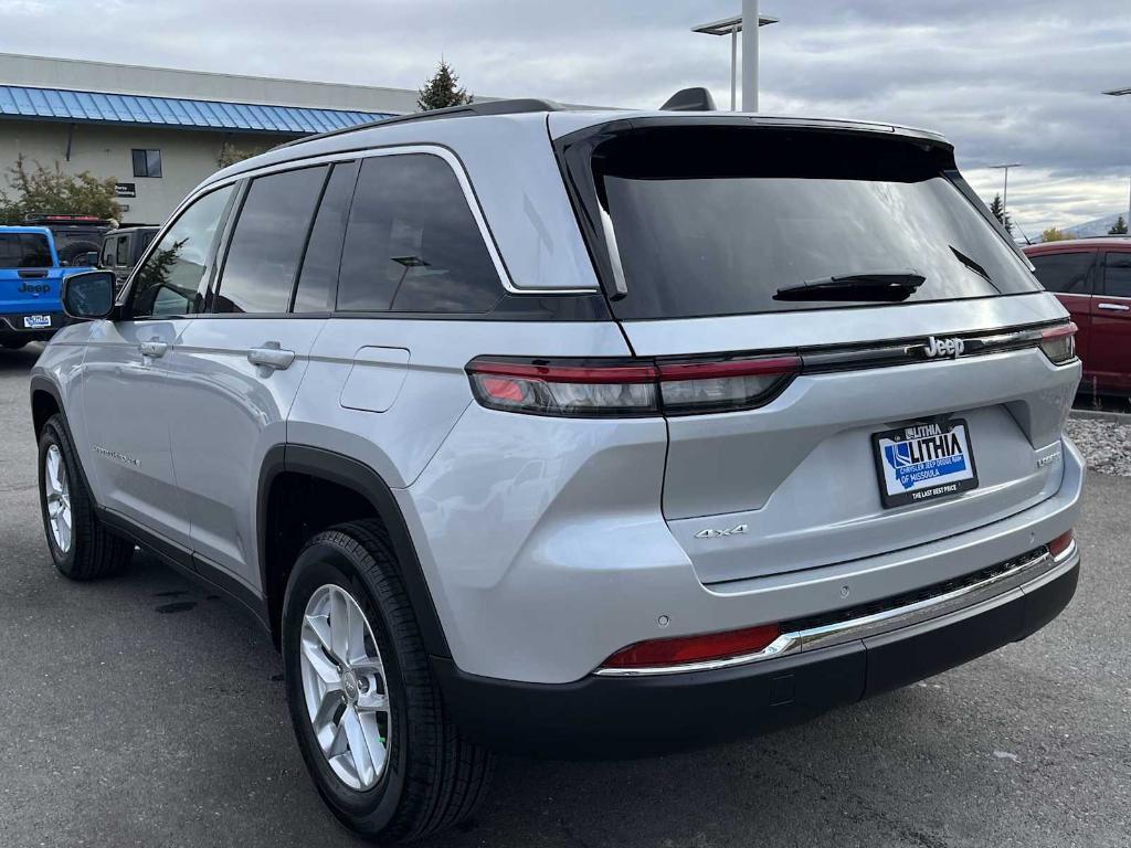 new 2025 Jeep Grand Cherokee car, priced at $40,249