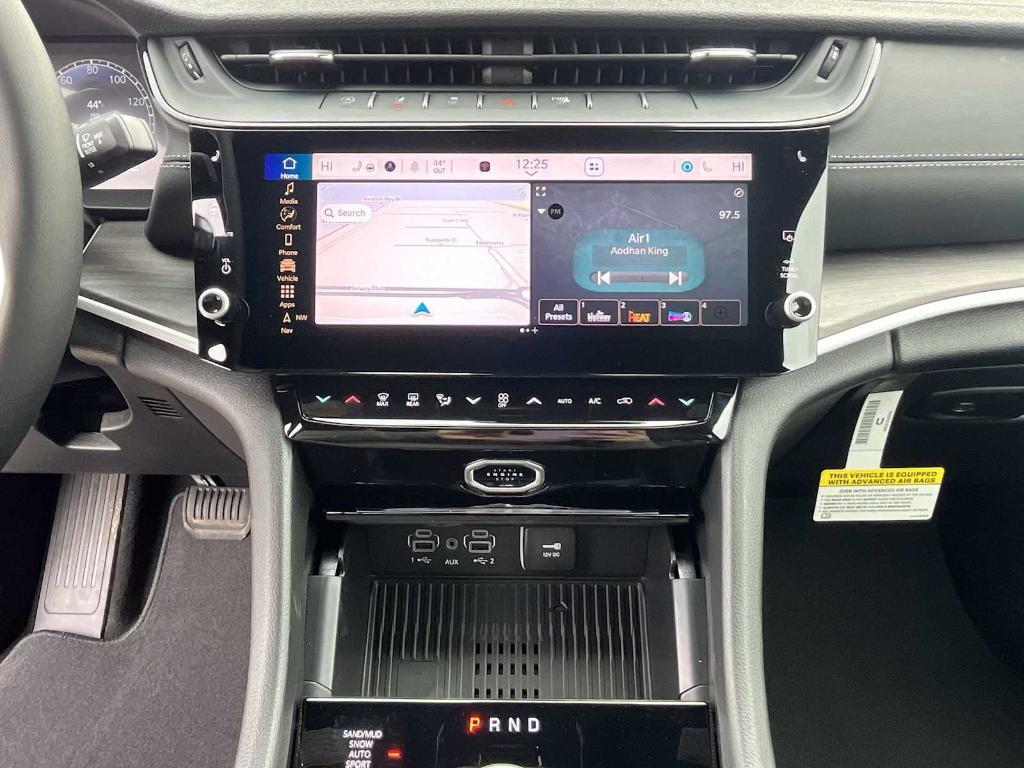 new 2026 Jeep Grand Cherokee car, priced at $47,030