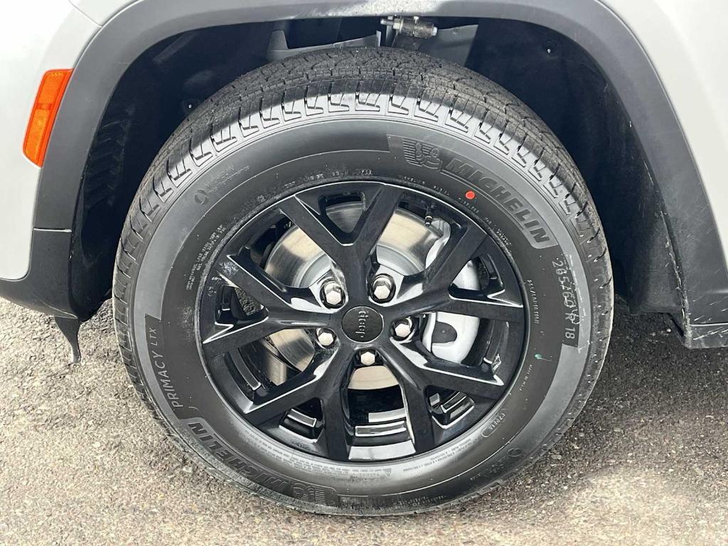 new 2026 Jeep Grand Cherokee car, priced at $47,030