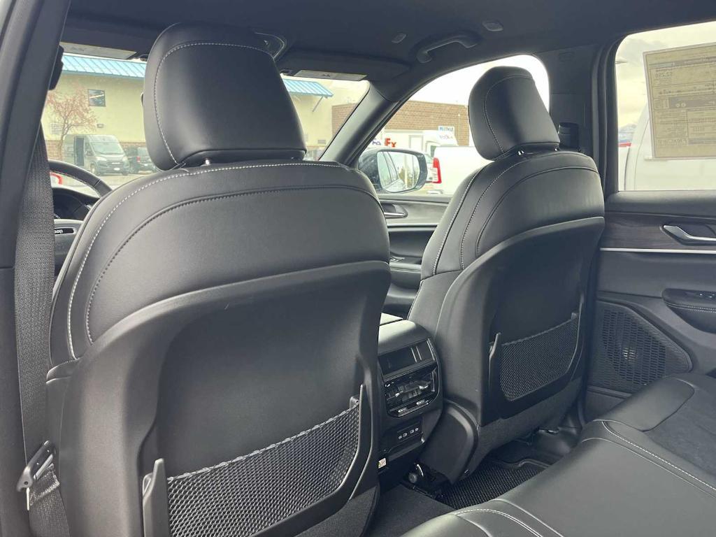 new 2026 Jeep Grand Cherokee car, priced at $47,030