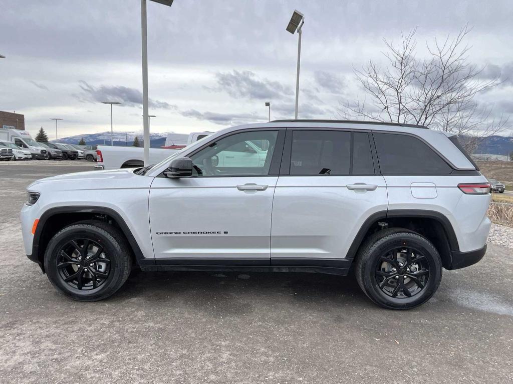 new 2026 Jeep Grand Cherokee car, priced at $47,030
