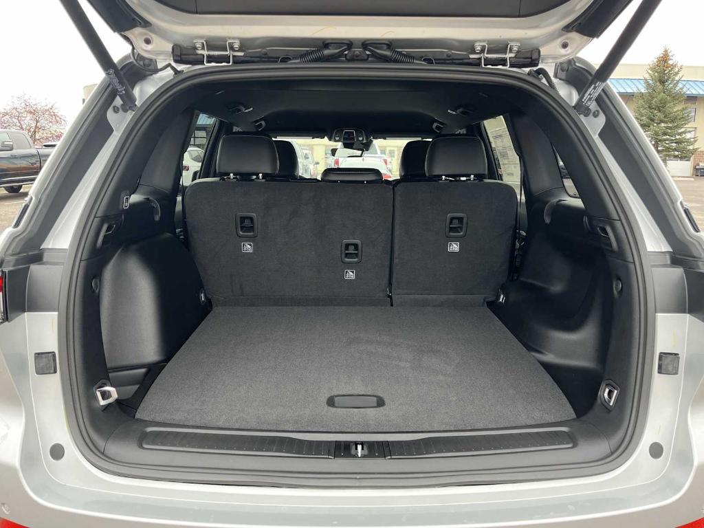 new 2026 Jeep Grand Cherokee car, priced at $47,030