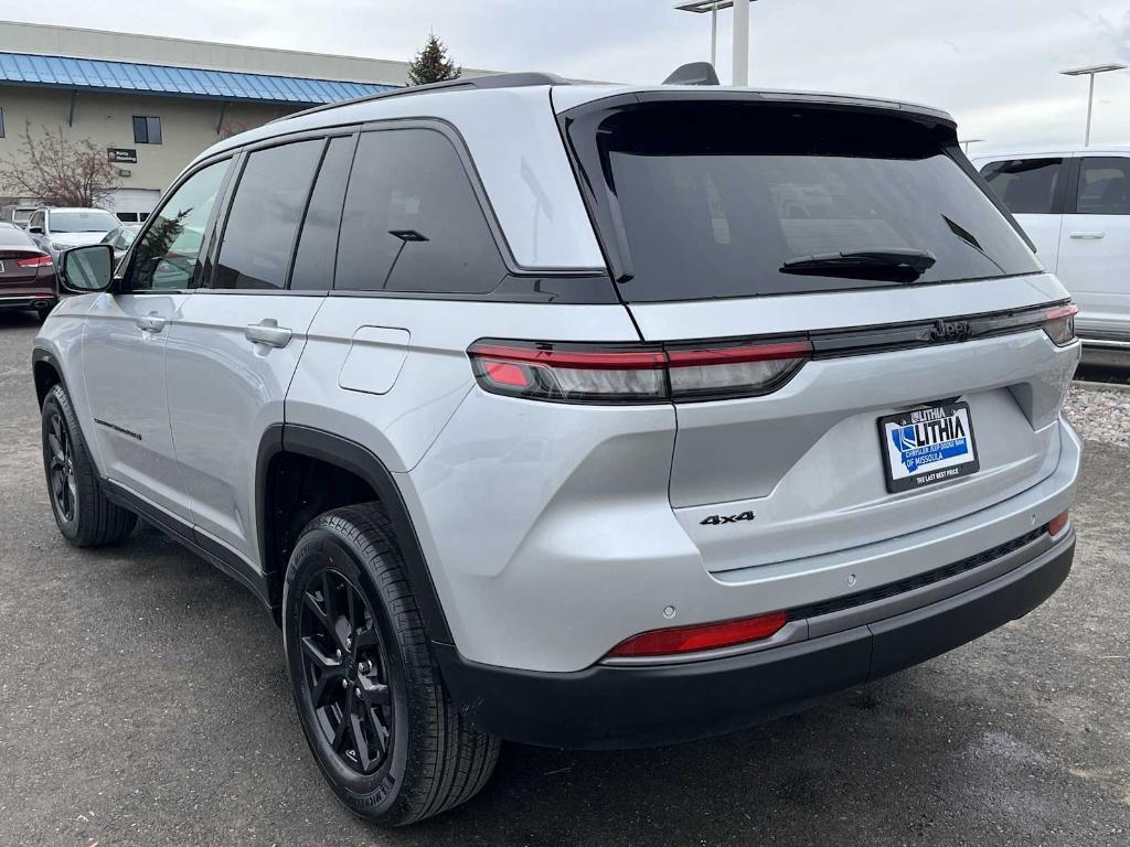 new 2026 Jeep Grand Cherokee car, priced at $47,030