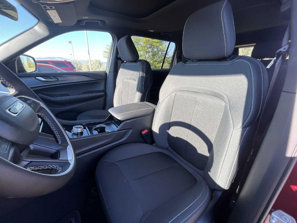 new 2025 Jeep Grand Cherokee L car, priced at $41,499