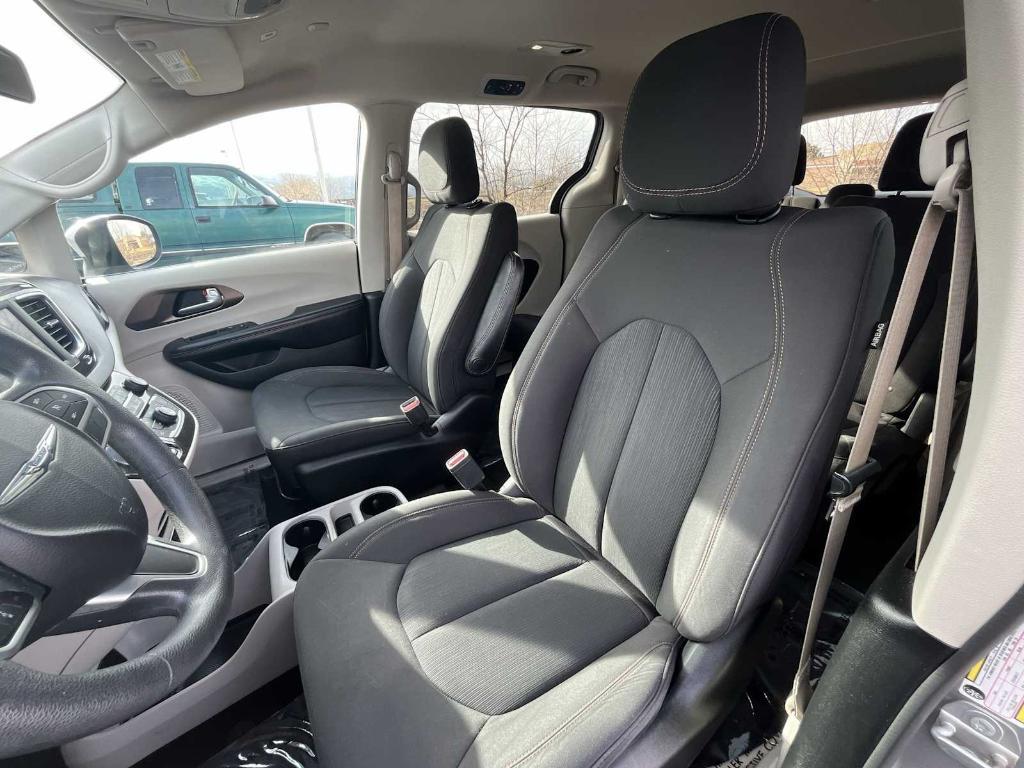 used 2018 Chrysler Pacifica car, priced at $15,986