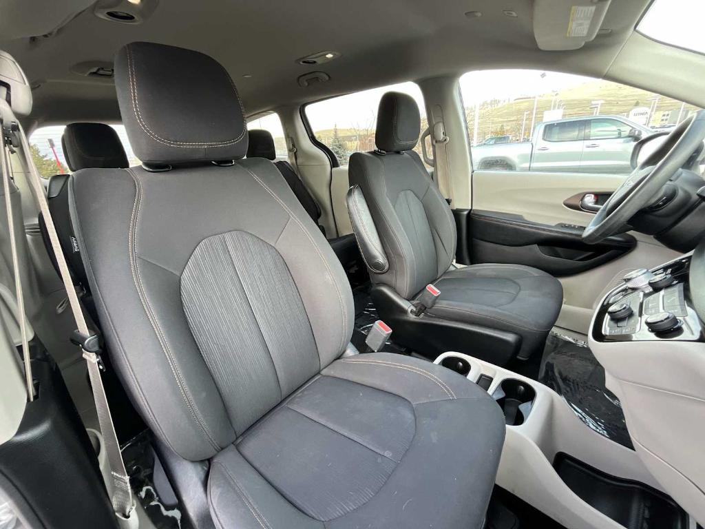 used 2018 Chrysler Pacifica car, priced at $15,986