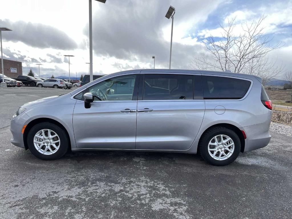 used 2018 Chrysler Pacifica car, priced at $15,986