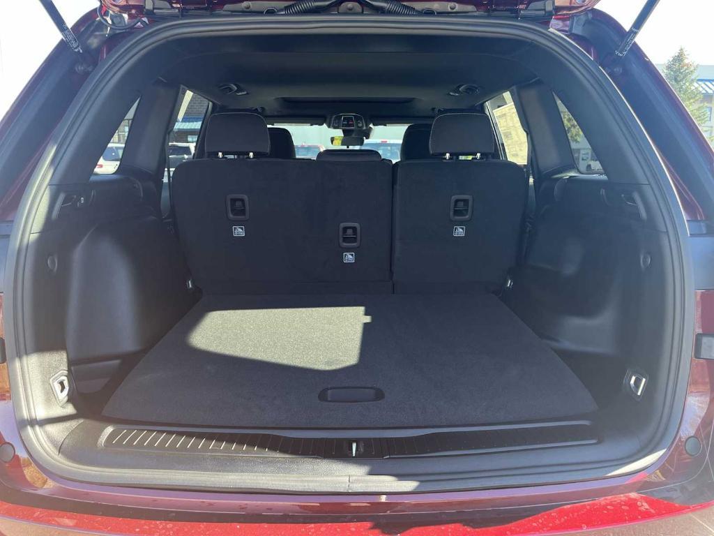 new 2025 Jeep Grand Cherokee car, priced at $40,249