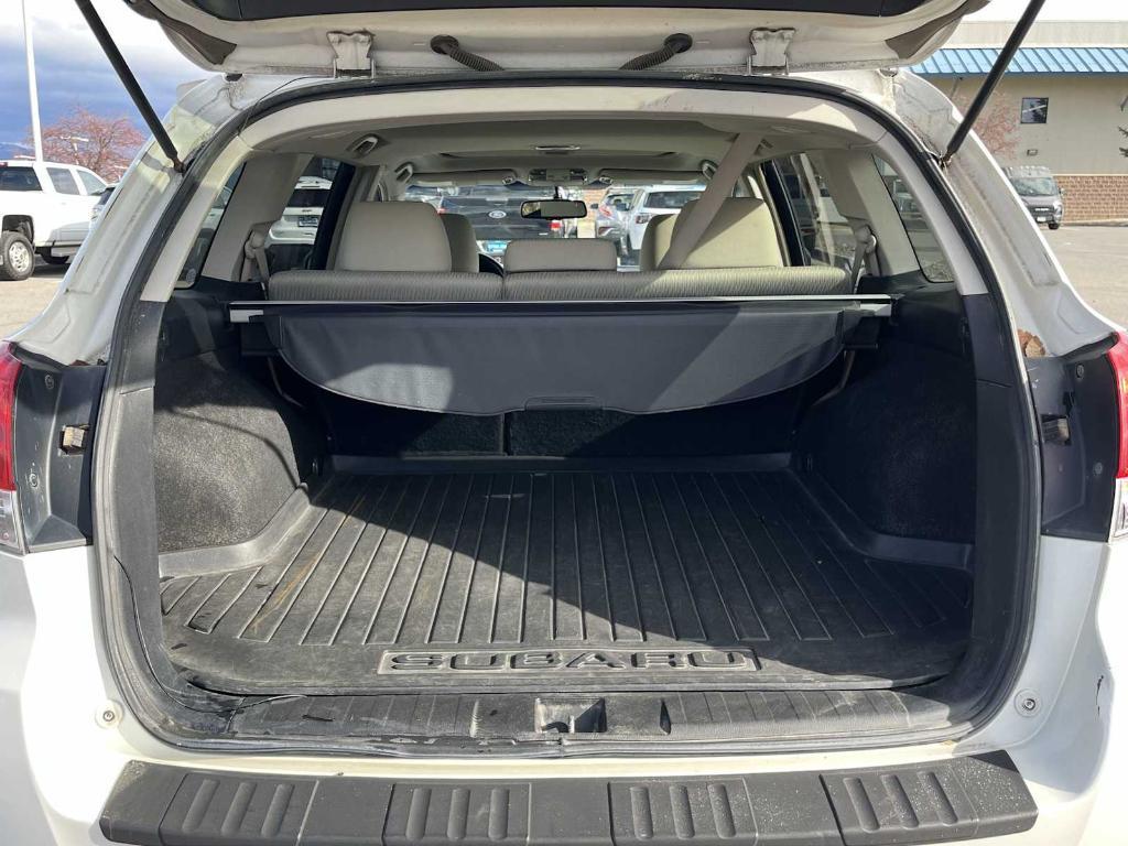 used 2010 Subaru Outback car, priced at $5,992