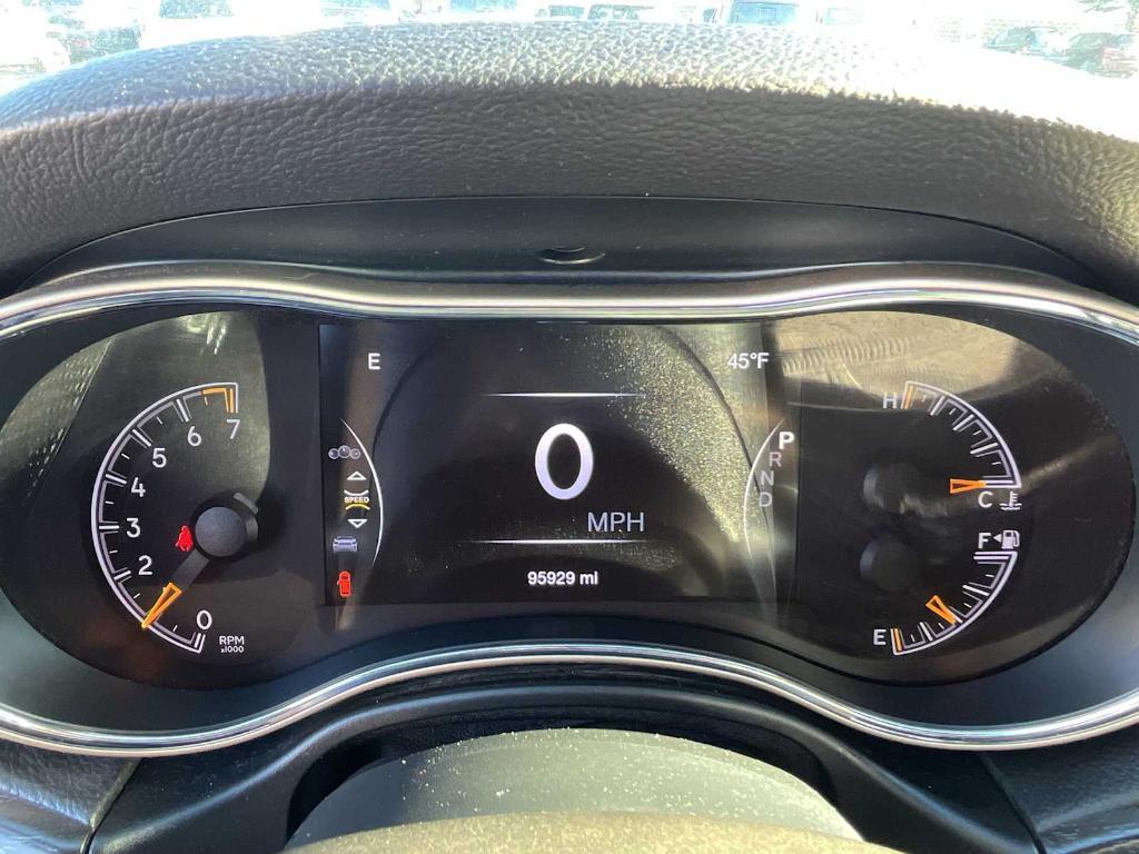 used 2016 Jeep Grand Cherokee car, priced at $14,744