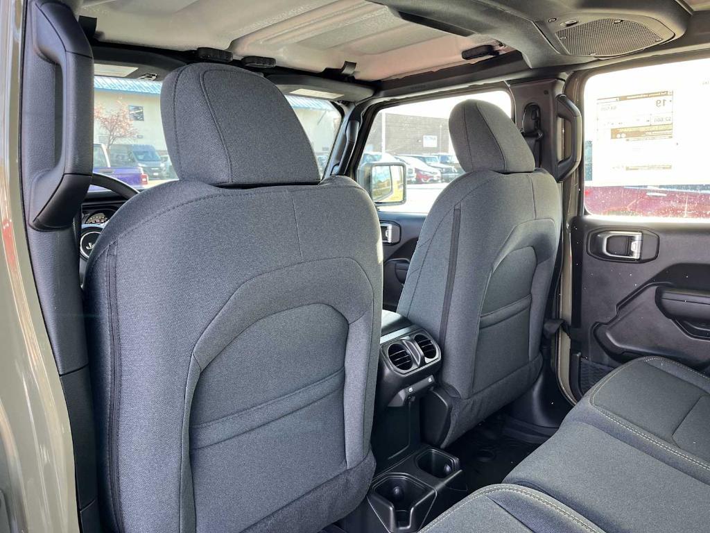 new 2026 Jeep Gladiator car, priced at $46,410