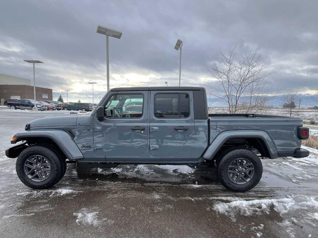 new 2026 Jeep Gladiator car, priced at $51,515
