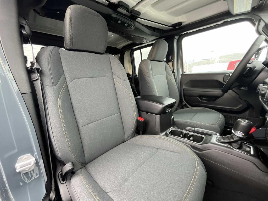 new 2026 Jeep Gladiator car, priced at $51,515