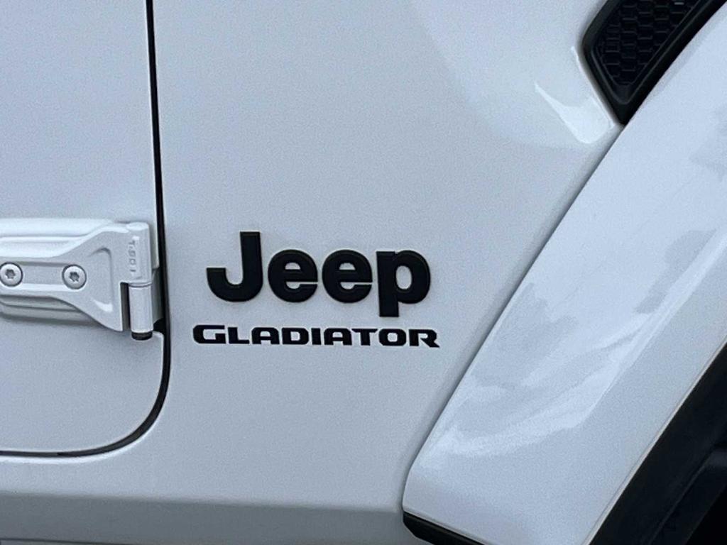 used 2023 Jeep Gladiator car, priced at $32,772