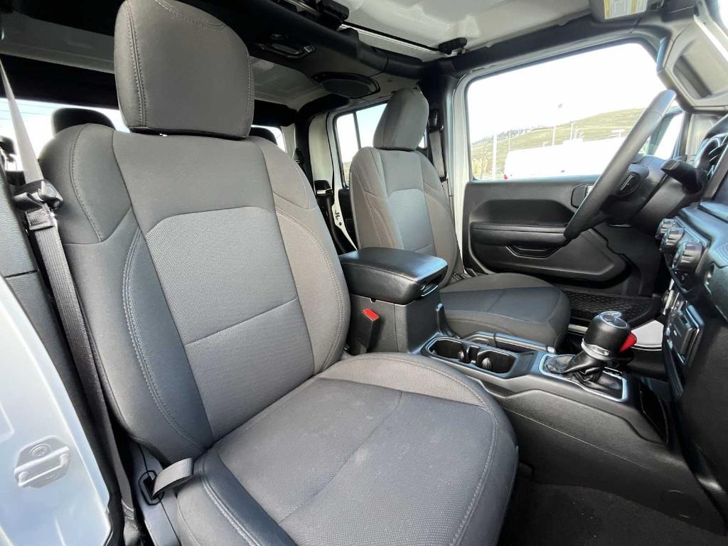 used 2023 Jeep Gladiator car, priced at $32,772