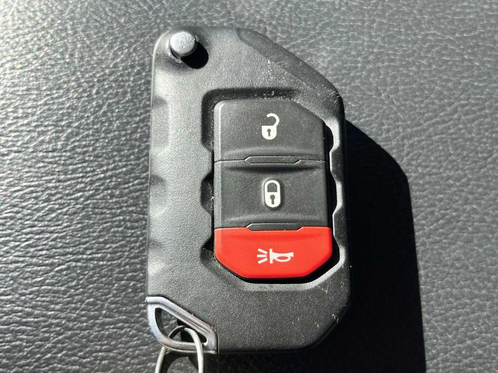 used 2023 Jeep Gladiator car, priced at $30,021