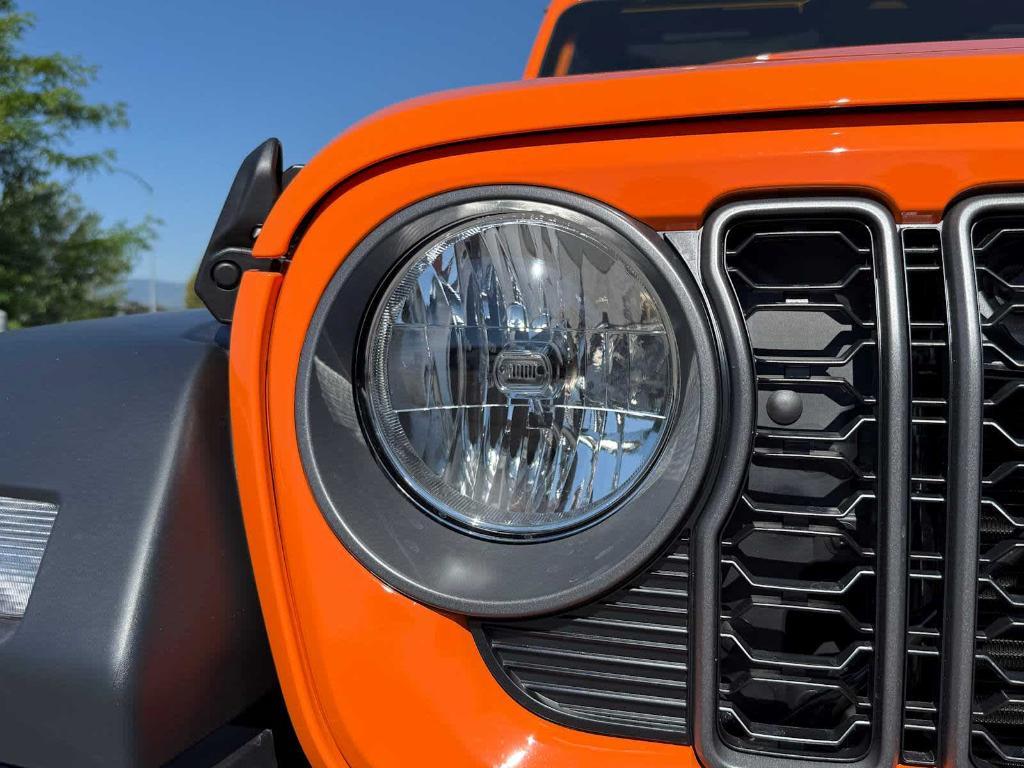 new 2025 Jeep Wrangler car, priced at $40,800