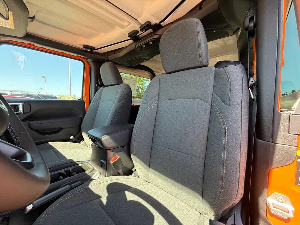 new 2025 Jeep Wrangler car, priced at $40,800