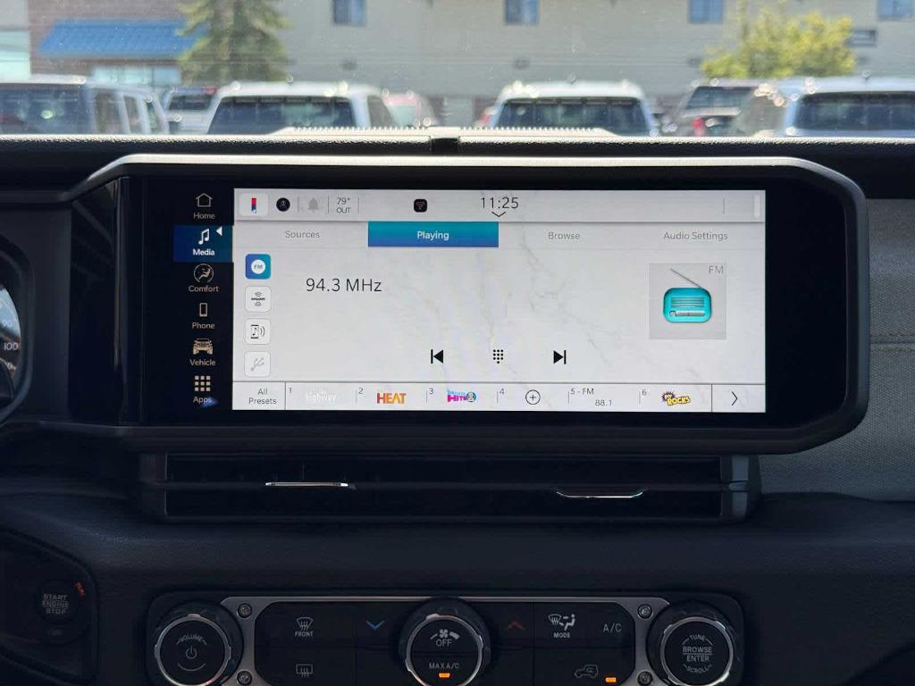 new 2025 Jeep Wrangler car, priced at $40,800