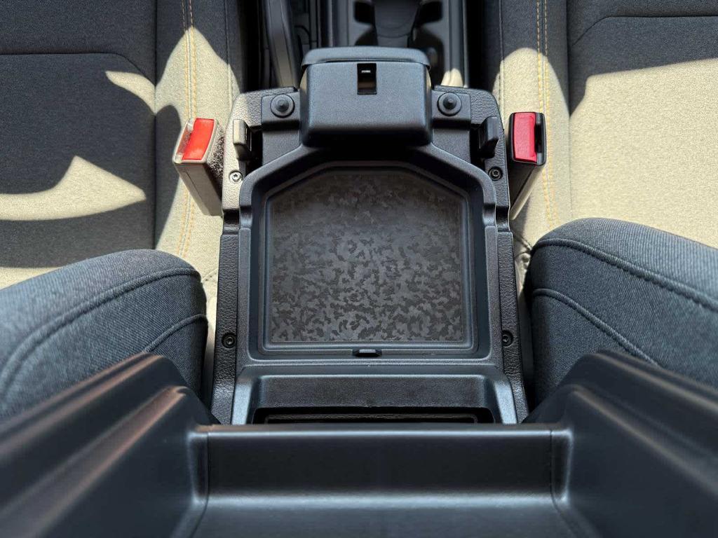 new 2025 Jeep Wrangler car, priced at $40,800