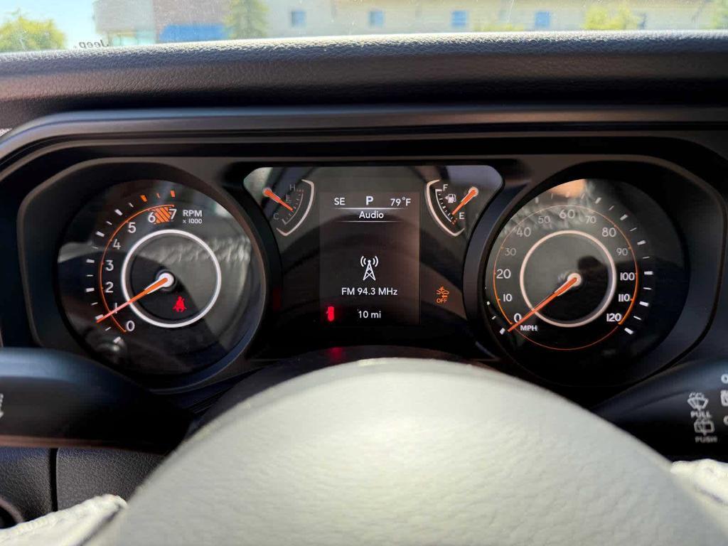 new 2025 Jeep Wrangler car, priced at $40,800