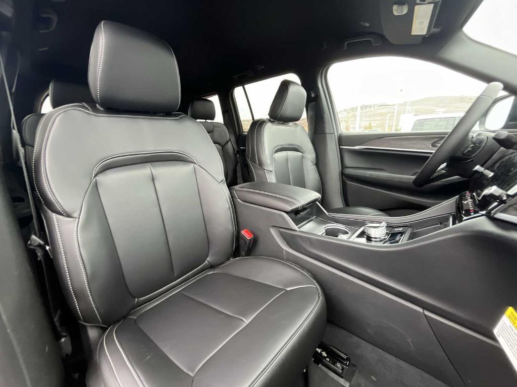 new 2026 Jeep Grand Cherokee car, priced at $47,787