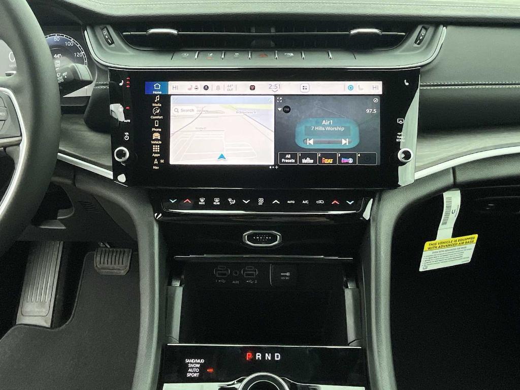 new 2026 Jeep Grand Cherokee car, priced at $47,787