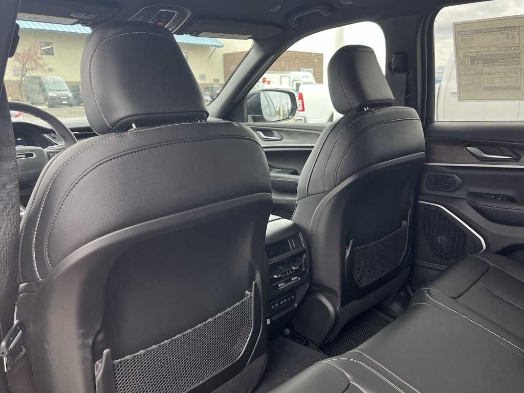 new 2026 Jeep Grand Cherokee car, priced at $47,787