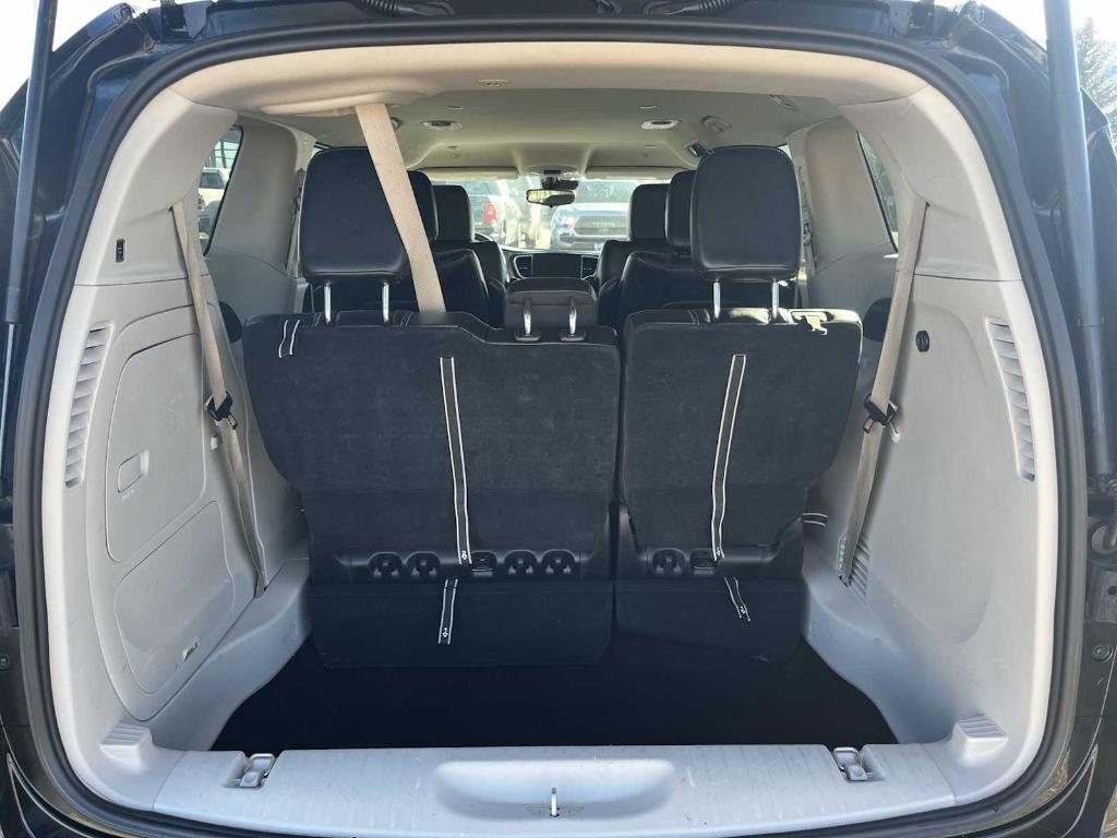 used 2023 Chrysler Pacifica Hybrid car, priced at $23,544