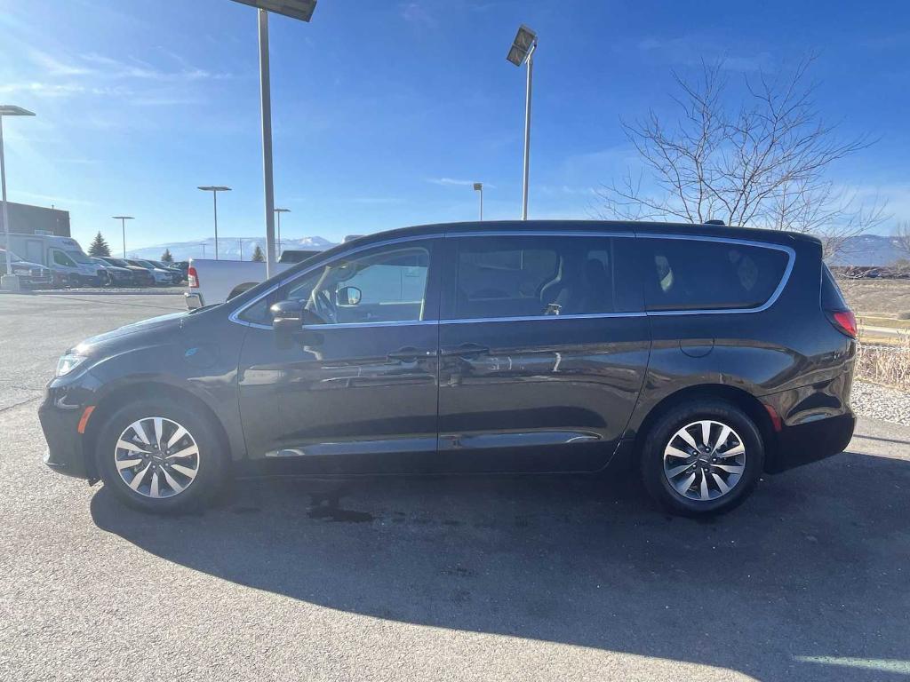 used 2023 Chrysler Pacifica Hybrid car, priced at $23,544