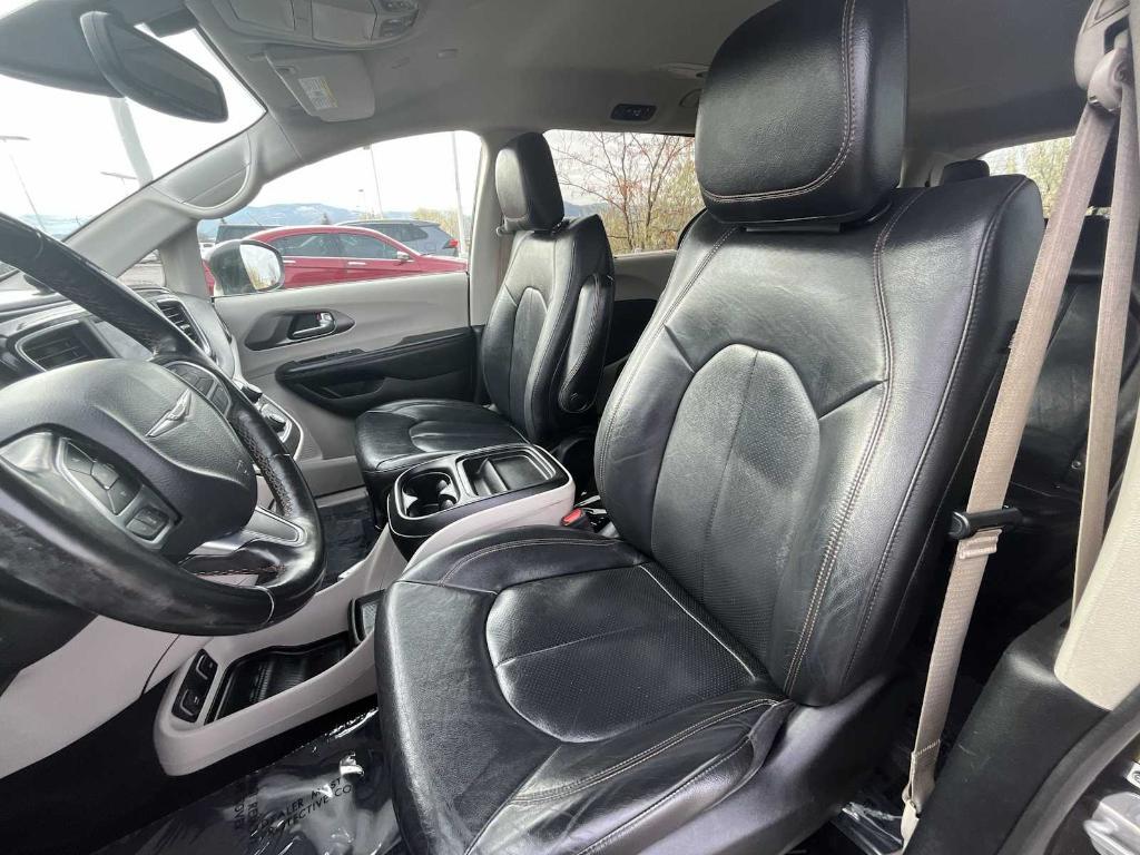 used 2020 Chrysler Pacifica car, priced at $13,729