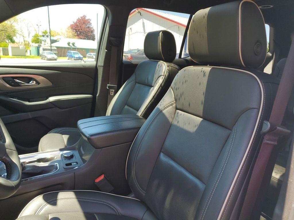 used 2023 Chevrolet Traverse car, priced at $36,500