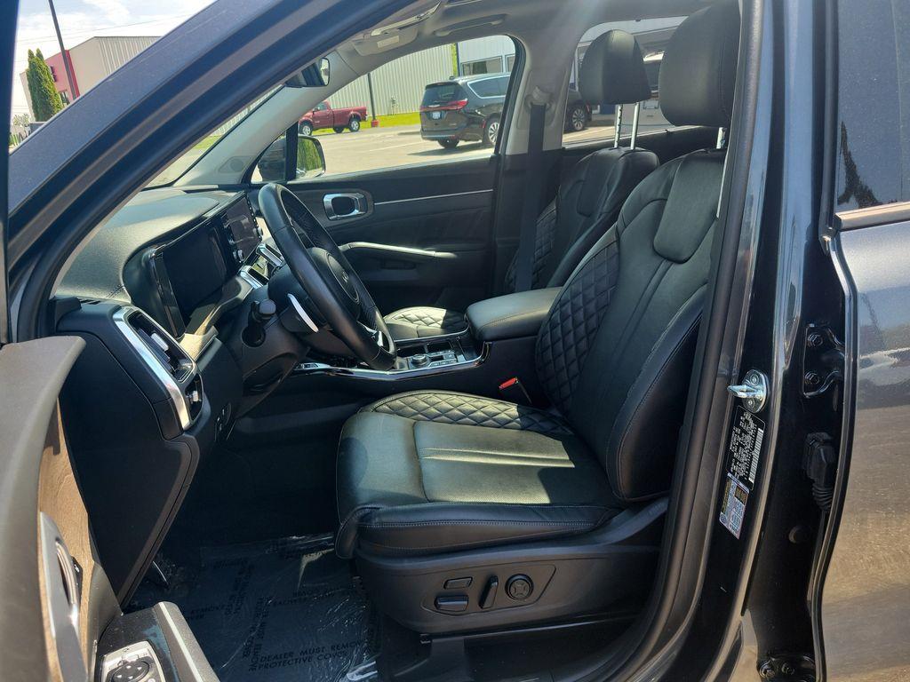 used 2023 Kia Sorento car, priced at $29,850