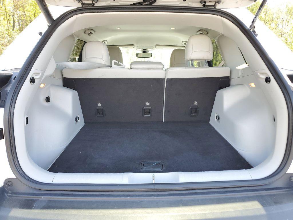 used 2020 Jeep Cherokee car, priced at $12,995