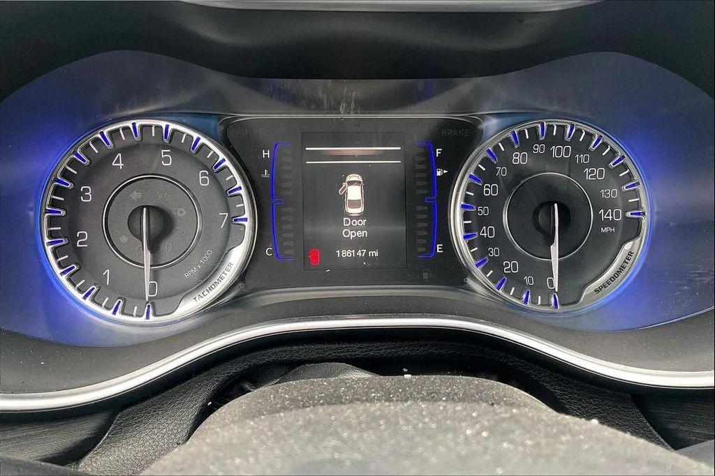 used 2015 Chrysler 200 car
