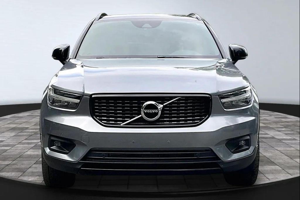 used 2019 Volvo XC40 car, priced at $17,495