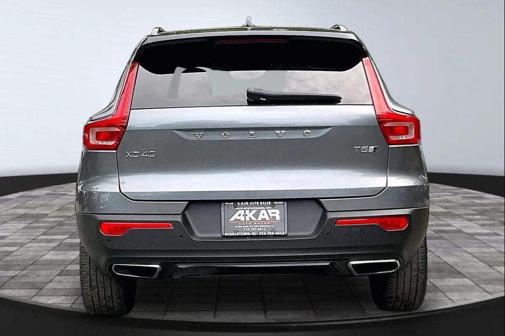 used 2019 Volvo XC40 car, priced at $17,495