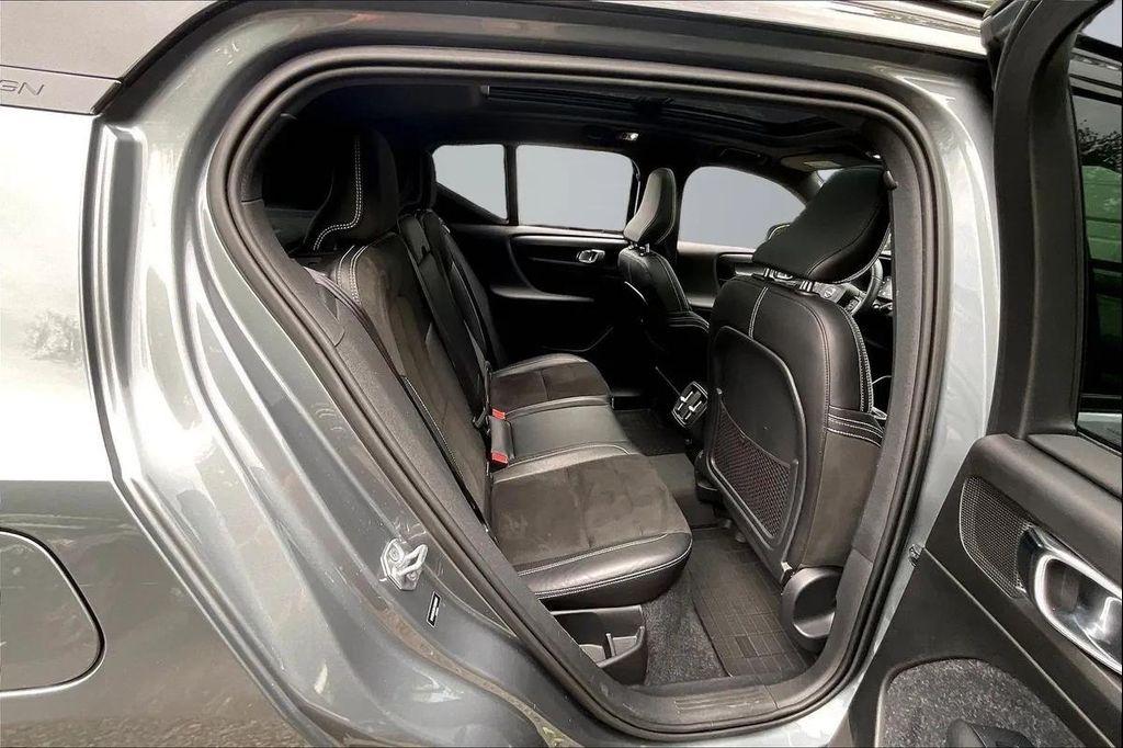 used 2019 Volvo XC40 car, priced at $17,495