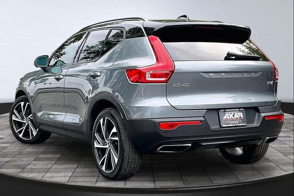 used 2019 Volvo XC40 car, priced at $17,495