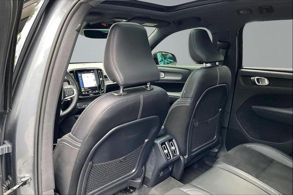 used 2019 Volvo XC40 car, priced at $17,495