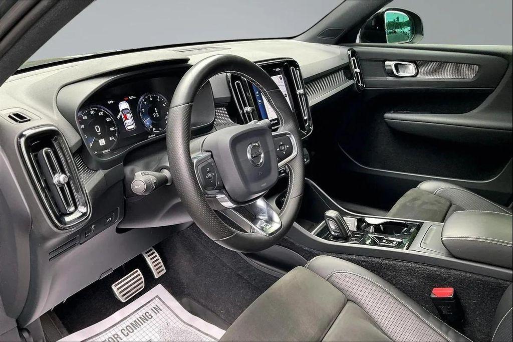 used 2019 Volvo XC40 car, priced at $17,495