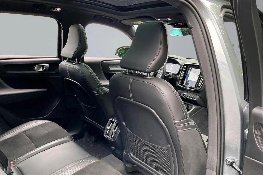 used 2019 Volvo XC40 car, priced at $17,495