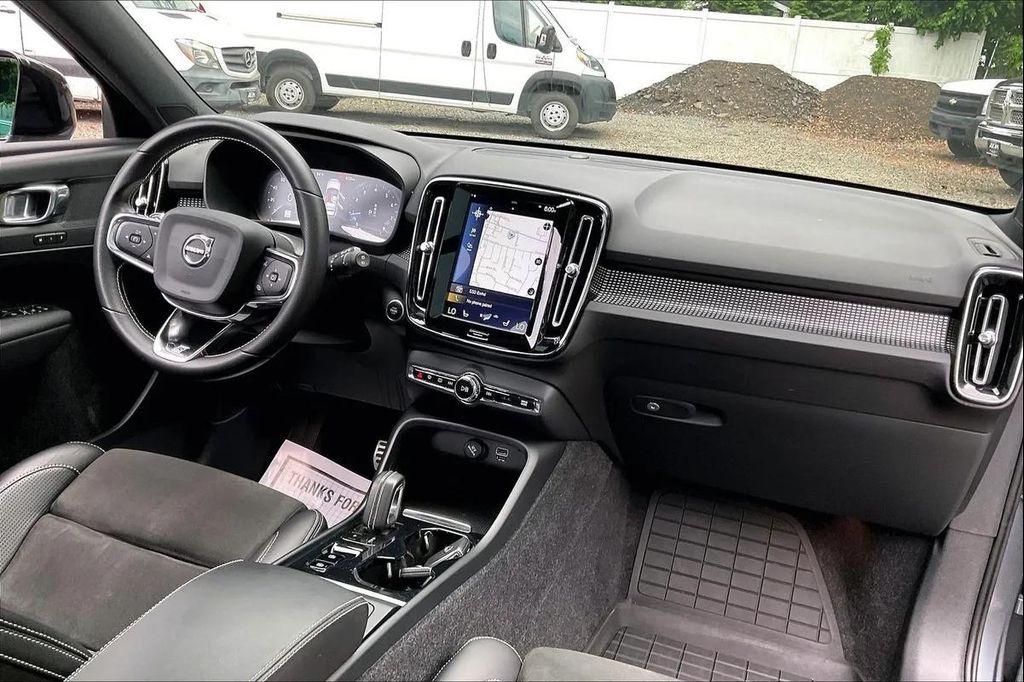 used 2019 Volvo XC40 car, priced at $17,495
