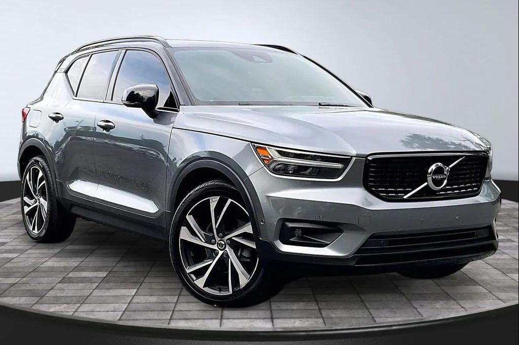 used 2019 Volvo XC40 car, priced at $17,495