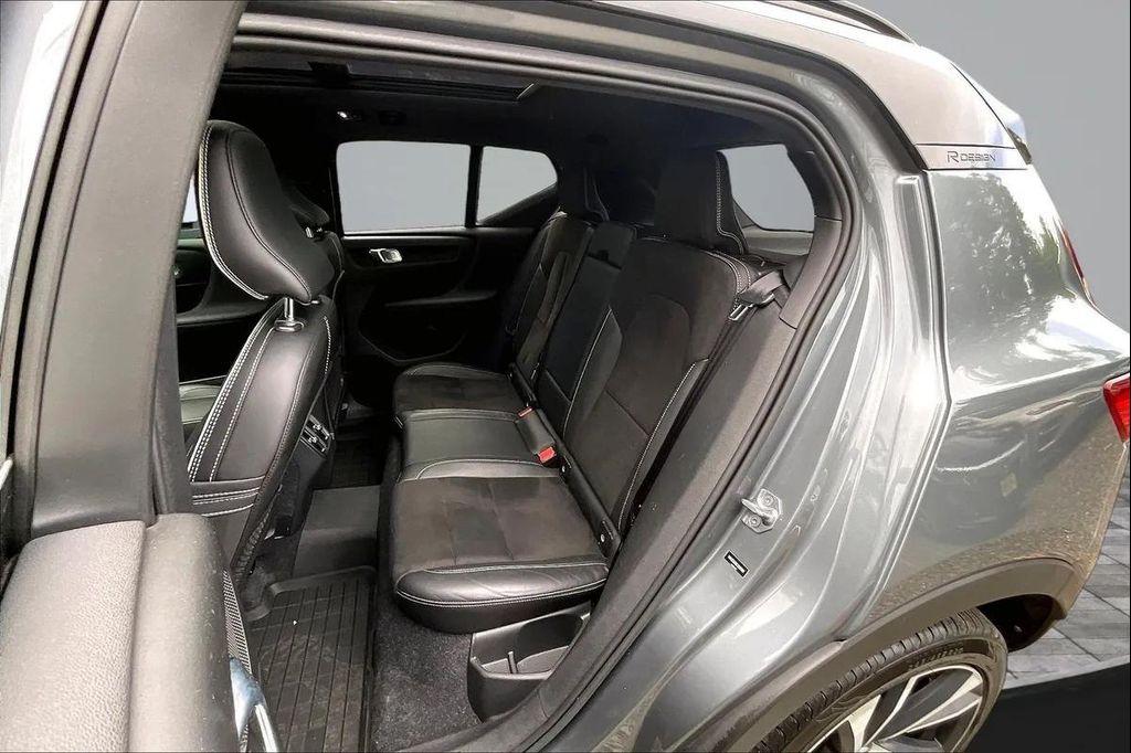 used 2019 Volvo XC40 car, priced at $17,495