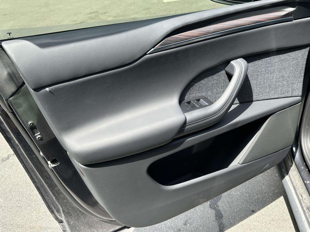 used 2025 Tesla Model X car, priced at $90,900