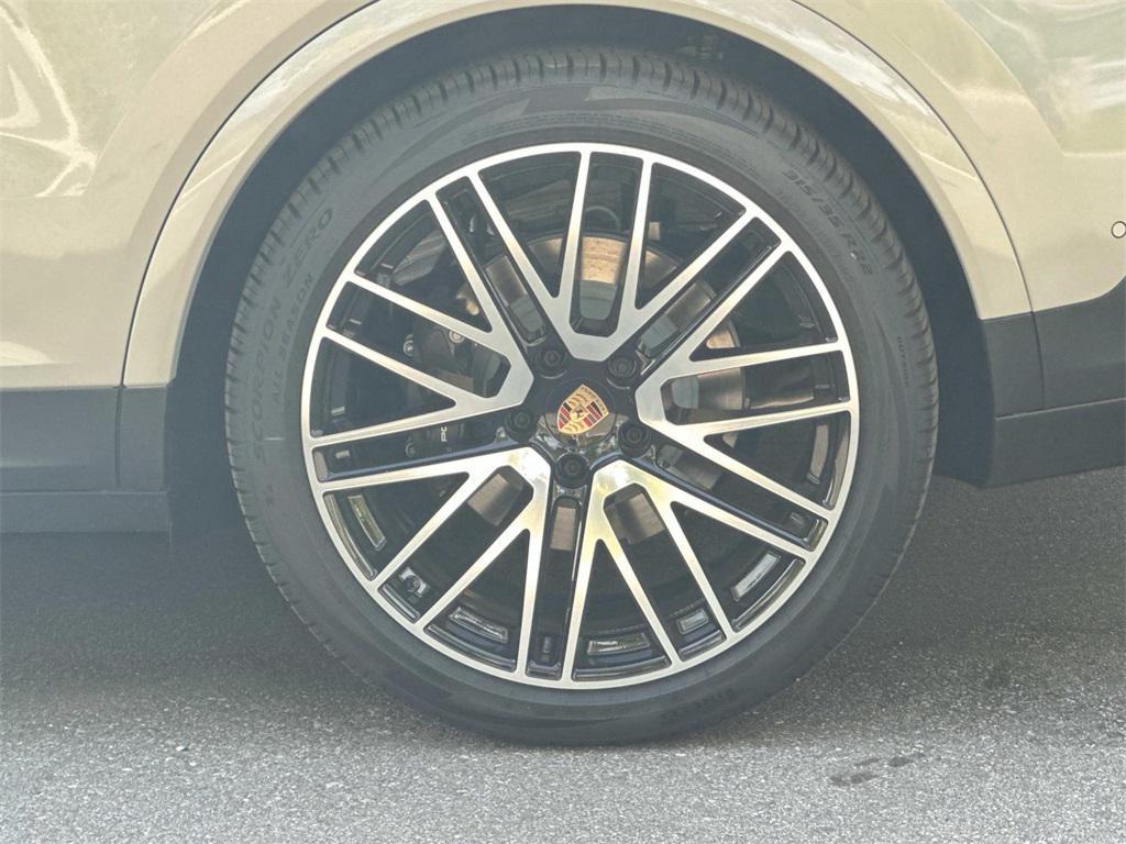 new 2025 Porsche Cayenne car, priced at $123,255