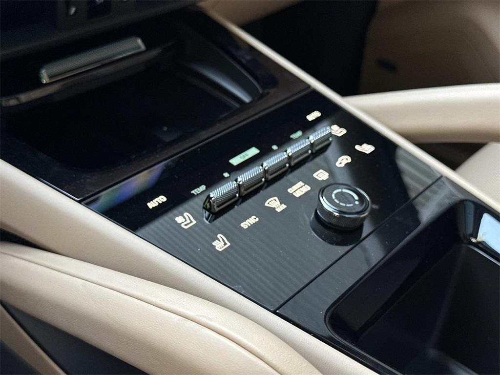 new 2025 Porsche Cayenne car, priced at $123,255