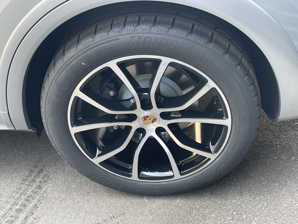 new 2025 Porsche Cayenne car, priced at $108,035