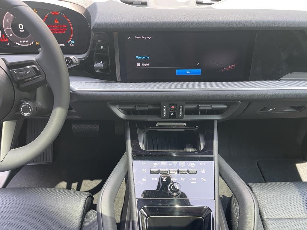 new 2025 Porsche Cayenne car, priced at $108,035